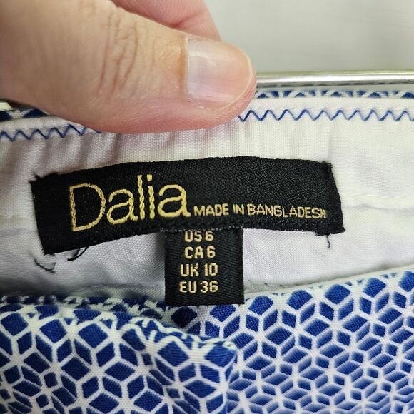 Dalia Blue Geometric Print Cropped Pants Size 6 - Picture 5 of 11